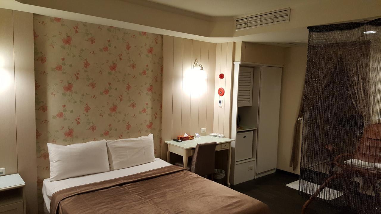 Windmill Fashion Hotel Kaohsiung Esterno foto