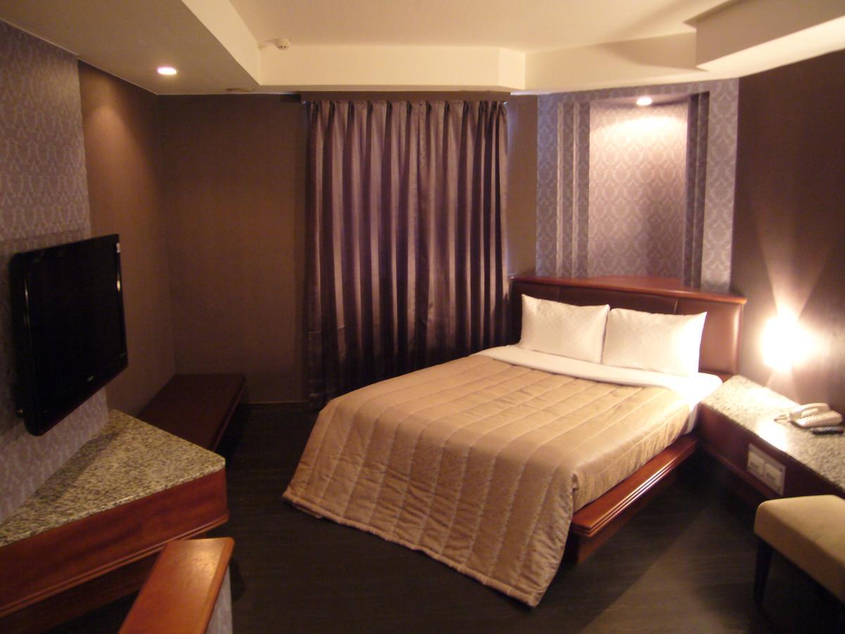 Windmill Fashion Hotel Kaohsiung Esterno foto